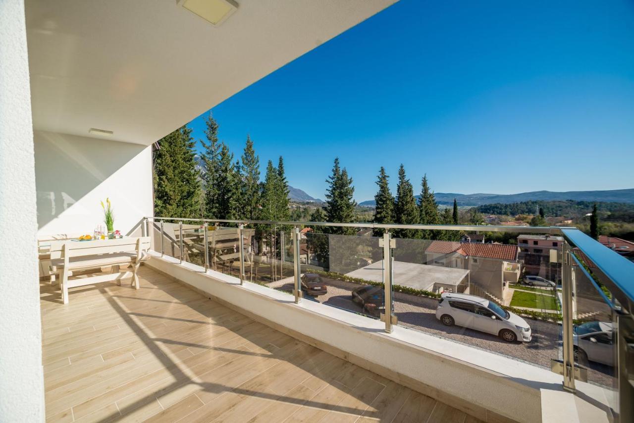 Happy Home Tivat Exterior photo