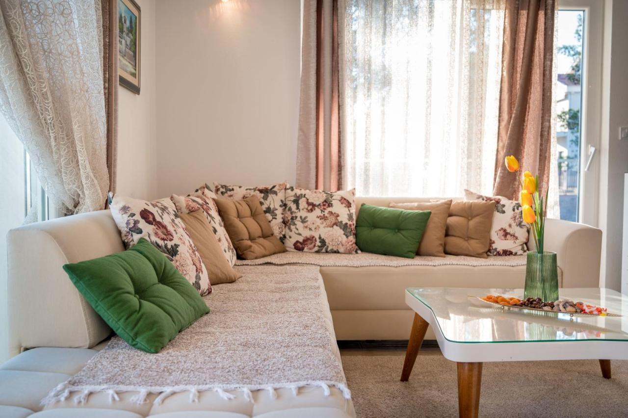 Happy Home Tivat Exterior photo