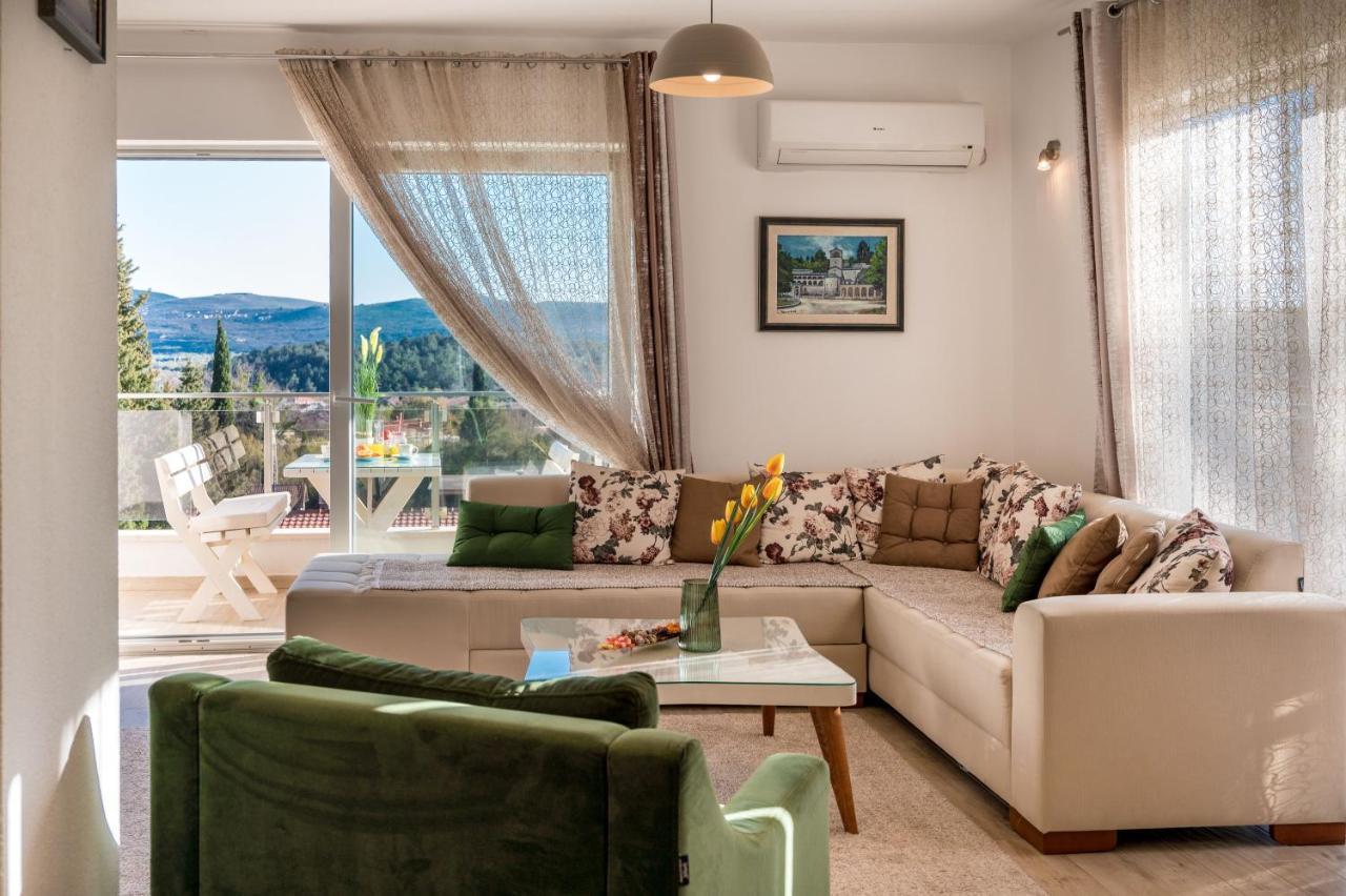 Happy Home Tivat Exterior photo