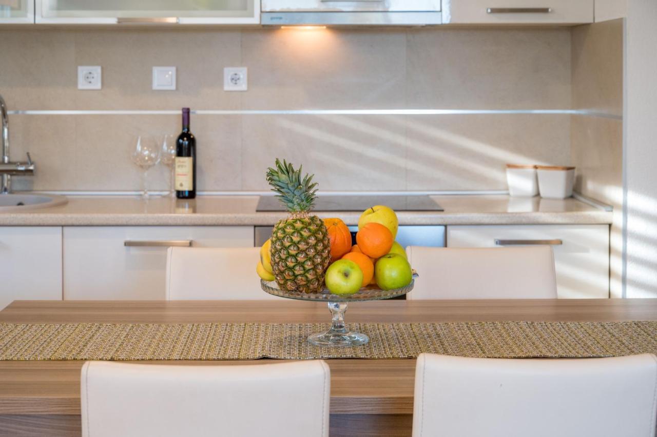 Happy Home Tivat Exterior photo