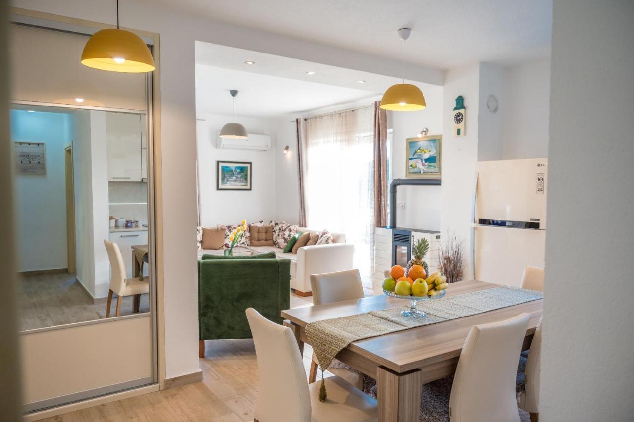Happy Home Tivat Exterior photo