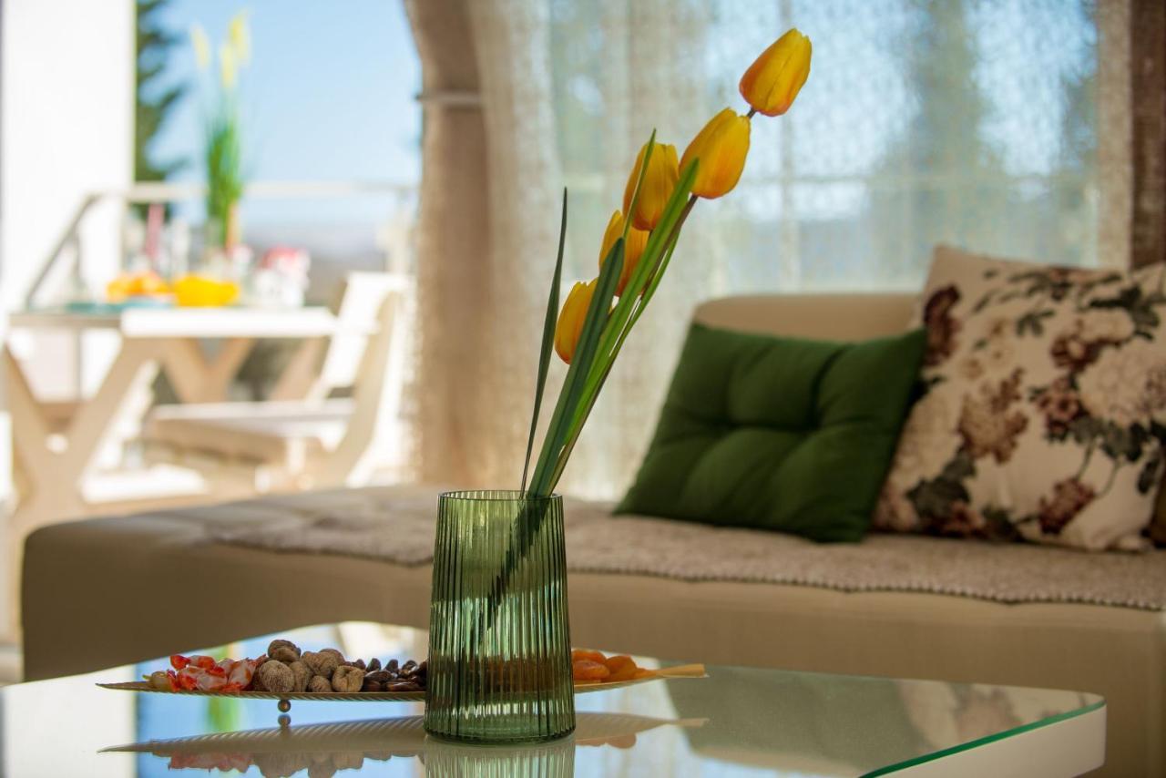 Happy Home Tivat Exterior photo